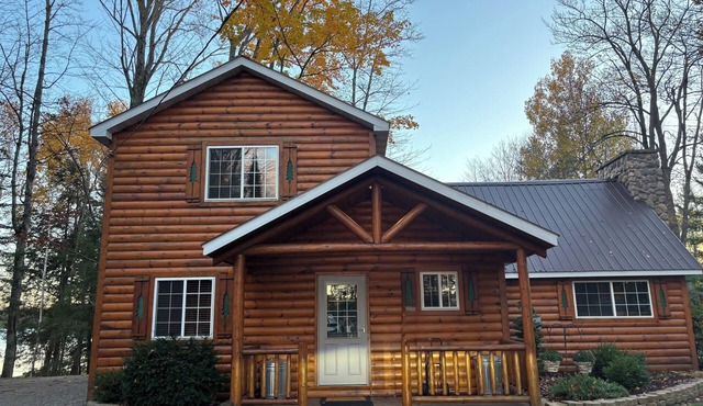 Terrific 3-bedroom cabin in pleasant Wetmore for a cozy stay