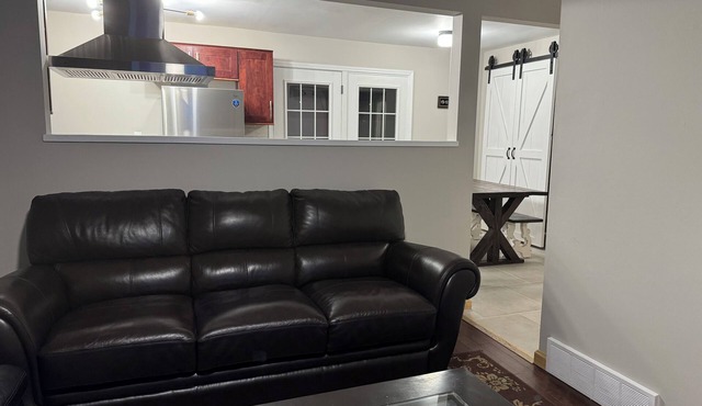 Terrific 3-bedroom family-friendly house close to everything in charming McHenry