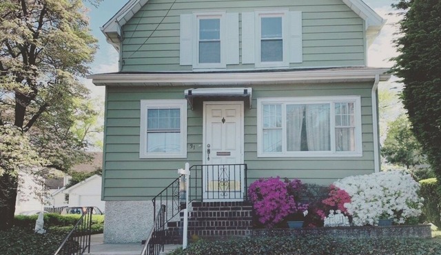 Terrific 3-bedroom house with AC 5 mins away from World Cup Stadium and mall