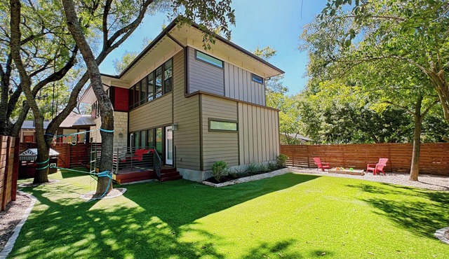 Terrific 3-bedroom South Austin retreat next to downtown Austin