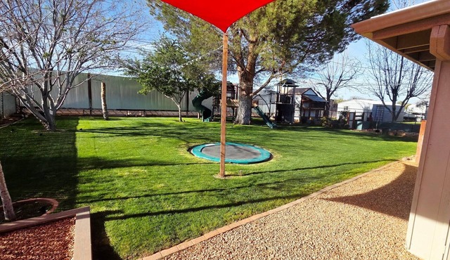 Terrific 3-bedroom house with a dreamy backyard for the whole family to enjoy!