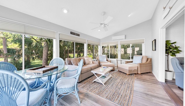 Terrific 3BR/2BA Tarpon Cottage! Great Location! Amenity access included