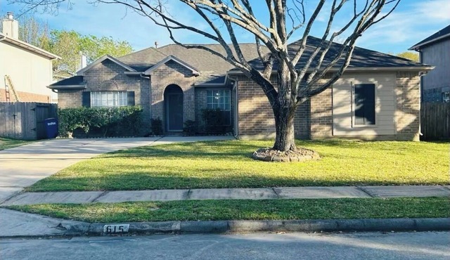 Terrific 4-bedroom house in charming Kemah, Texas