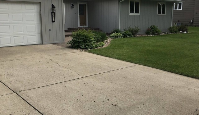 Terrific 5-bedroom house in enjoyable Jamestown with WiFi, AC