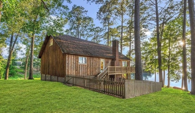 Terrific cabin on Lake Sam Rayburn