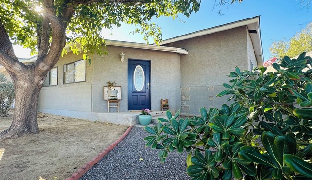 Terrific, CLEAN 4-bedroom house in Thatcher with WiFi, AC