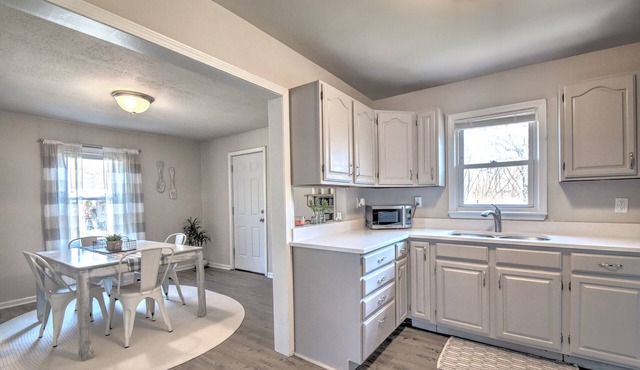 Terrific Corporate Home by Merrillville /Hobart