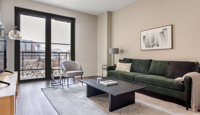 Terrific Mount Vernon 1BR w/Roof Pool, nr Arena, Museum, by Blueground