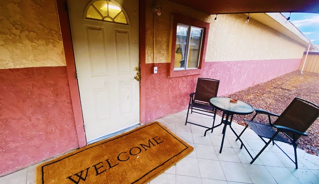 Terrific Townhome Thatcher!!!!! 8th St Fitness Club