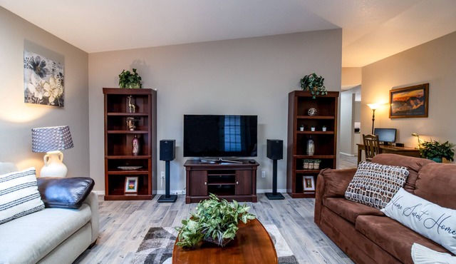 Territorial Oasis 3BR/2BA centrally located in Sierra Vista