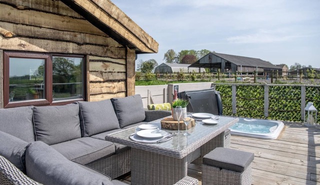 Tesseyman Lodge - Hot tub - Country escape