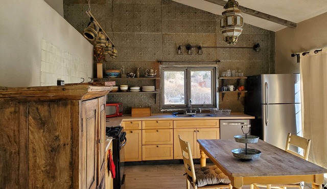 Tesuque Hills Rural Gem