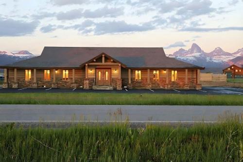 Teton Crest Lodge Sleeps 24 Ideal Reunion Spot