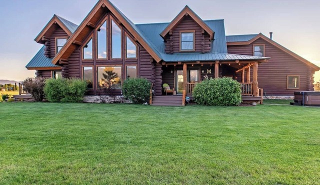Teton Dreams Log Cabin with Teton Views & Hot Tub