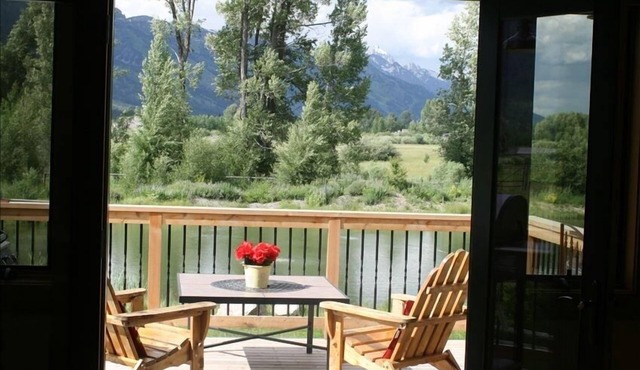 Teton & Pond Views, Horses, Goats, Wildlife; October-November available!