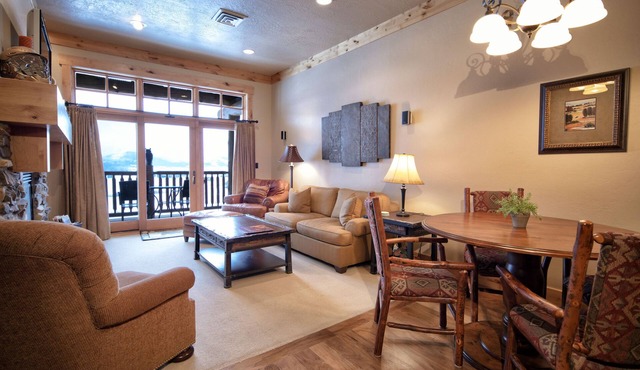 Teton Springs Condo #307 in Victor w/A/C, W/D, WiFi, Balcony, Grill & Garage