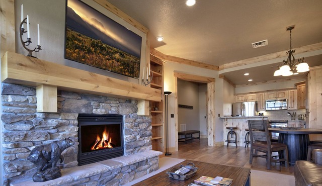 Teton Springs Condo #308 in Victor w/A/C, W/D, WiFi, Balcony, Grill & Garage