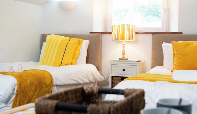 Teviotside Travel Inn - Hawick Room 4 triple (3 x singles)