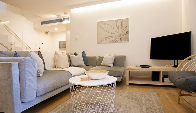 Tewkesbury Courtyard, Darlinghurst I90