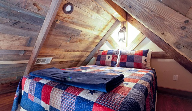 Texan Cabin - Hill Country Inspired Cabin