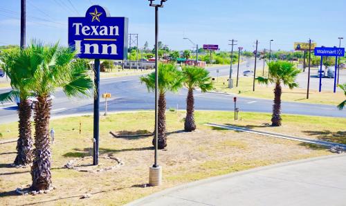 Texan Inn - Carrizo Springs