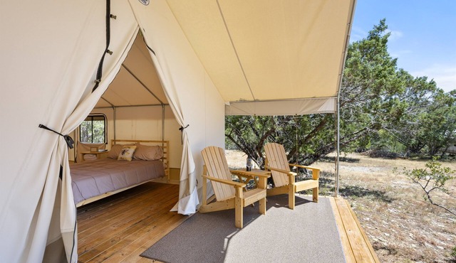 Texas Hill Country Glamping with Starry Night Sky