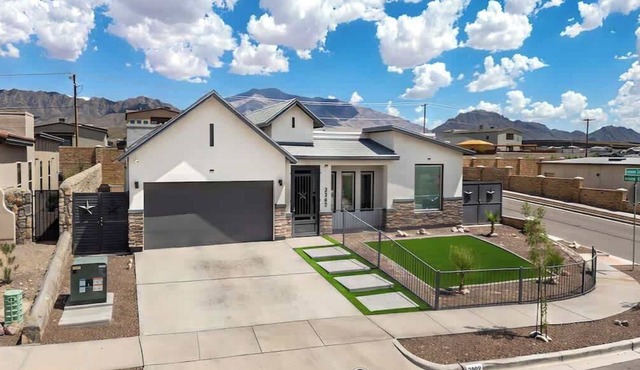 Texas Modern 4BR 3BA Home | Gazebo & Spacious Yard
