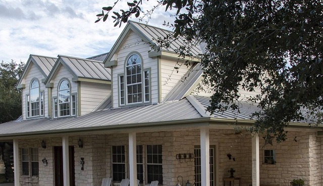 Texas Ranch Style Home on over 5 acres in Driftwood and Austin area.
