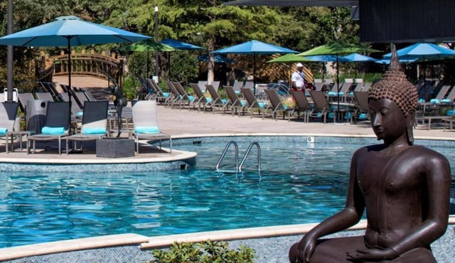 Texas-sized event space meets resort pool fun in Dallas