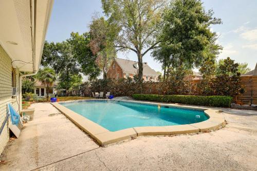 Texas Studio with Pool Access, 1 Mi to TDECU Stadium