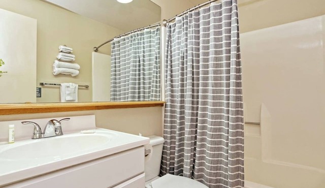 Texas Thistle #9 - Waterside Villa with Spa Amenities