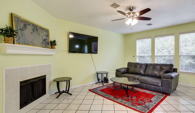 Texas Vacation Rental Home: 16 Mi to Dallas