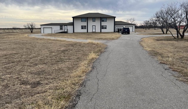 Texoma Bison Ranch at Wichita Mountains-sleeps 21