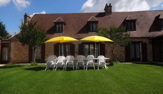 (Text automatically translated) House furnished character the character ancienneMaison