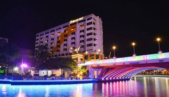 TF Riverside Hotel