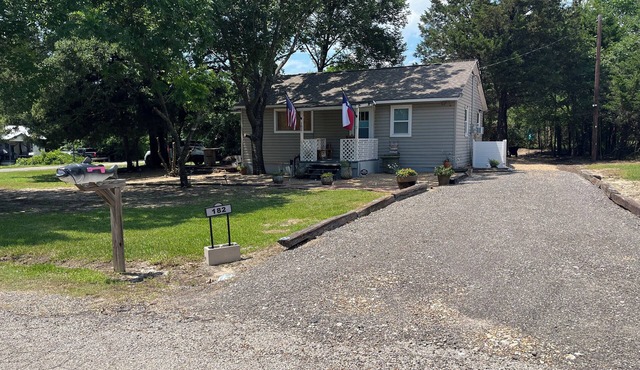 TG Fish House - Lake Tawakoni adorable and cozy pet-friendly fishing get-away