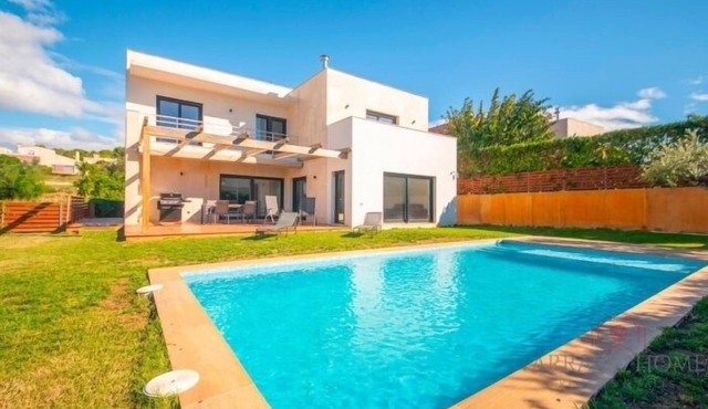 TH130 Villa in El Catllar · 5 bedrooms · 6 beds · 4 baths