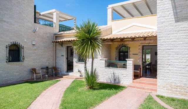 Thalassa - A paradise. Luxury 2 Bedrooms House (Sleeps 4) With Pool In Corfu