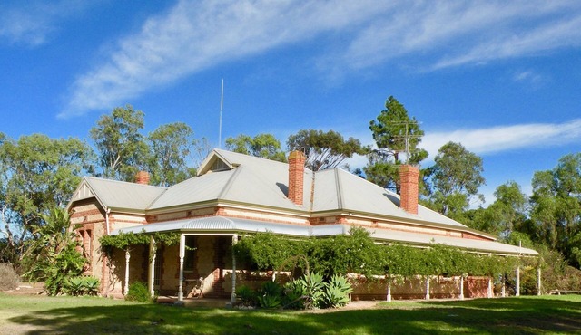 Thalia Getaway Villa - self contained luxury B&B accomodation on 6 private acres