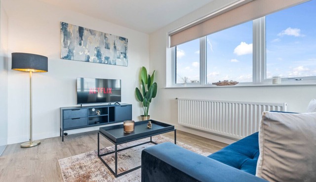 Thameside Suite | Free Parking | 2 BR | Heathrow