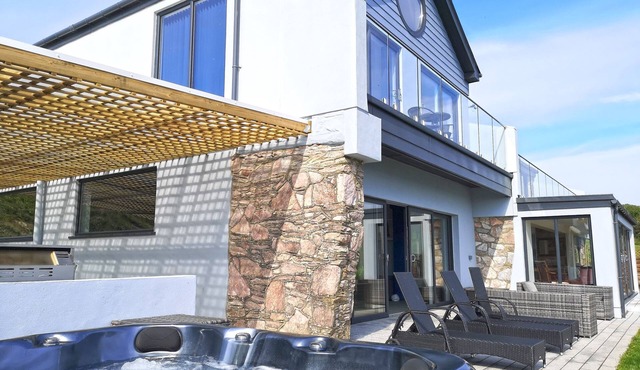 Thanckes House - Amazing views, Hot Tub, Indoor Pool & Outdoor Kitchen