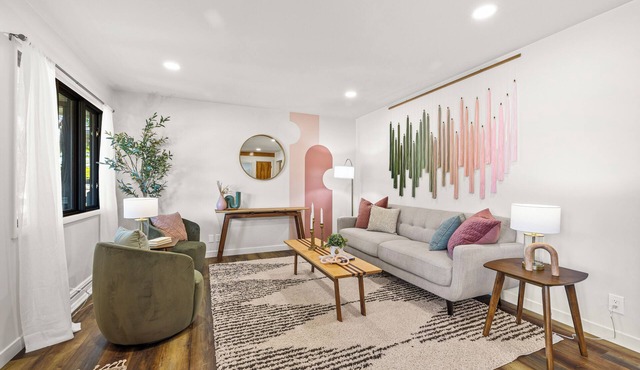 "That-Place!" Brand new remodel. 3 queen bedrooms, 2 full baths,2 living rooms.