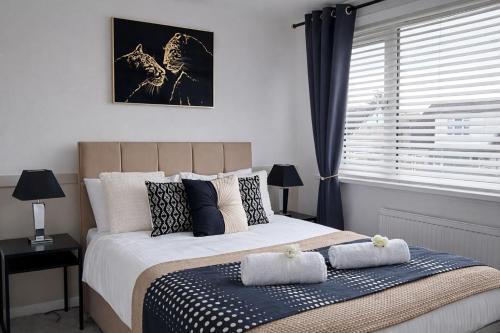 That's Amore House 3 bedroom house with parking walking distance to Sandbach town