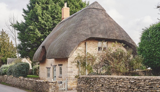 Thatch Cottage - Luxury Cottages