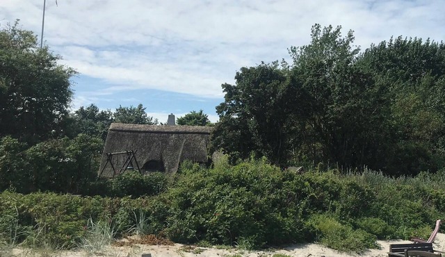 Thatched house with own beach on Røsnæs