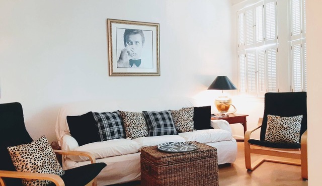 The 007 Flat - Posh Downtown Condo in Bloody Brilliant Location