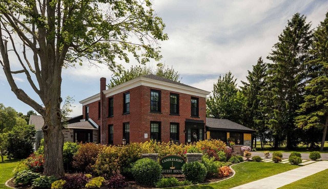 The 1833 Candlelight Guest House: A Historical Treasure.