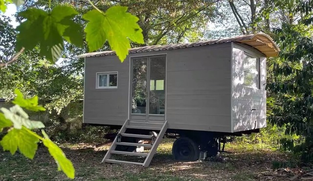 The 1900s manor house trailer
