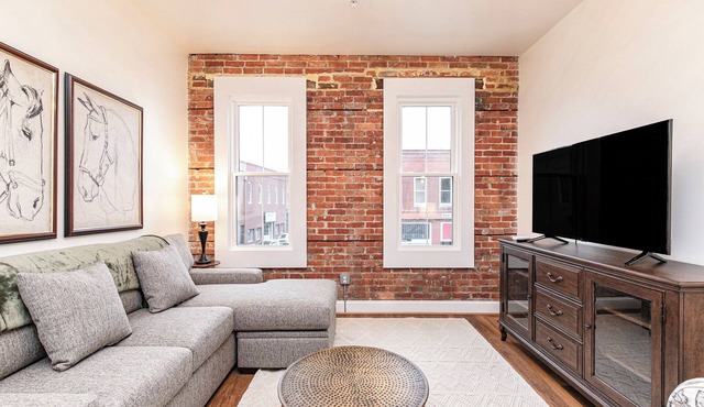 The 1930 - Short Stays on Market