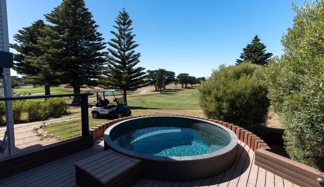 The 19th Hole - Billabong Rd-Golf-Pets Negotiable